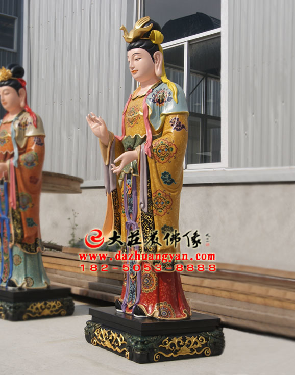 月宮天子右側照 月宮天子右側照